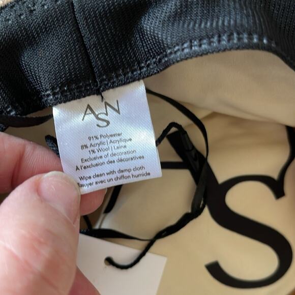 NWT floppy hat - Picture 4 of 5